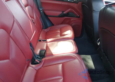 2018 Porsche Cayenne Platinum Edition из США, поврежденный, VIN WP1AA2A29JKA00547